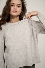 Solid Round Neck Raglan Sleeve Sweater: M / TAUPE