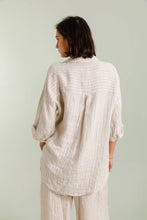 3/4 SLEEVE STRIPED LINEN SHIRT: Beige / One size