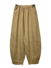 8048 LINEN TROUSERS WITH STRUCTURED PANELS: OLIVE