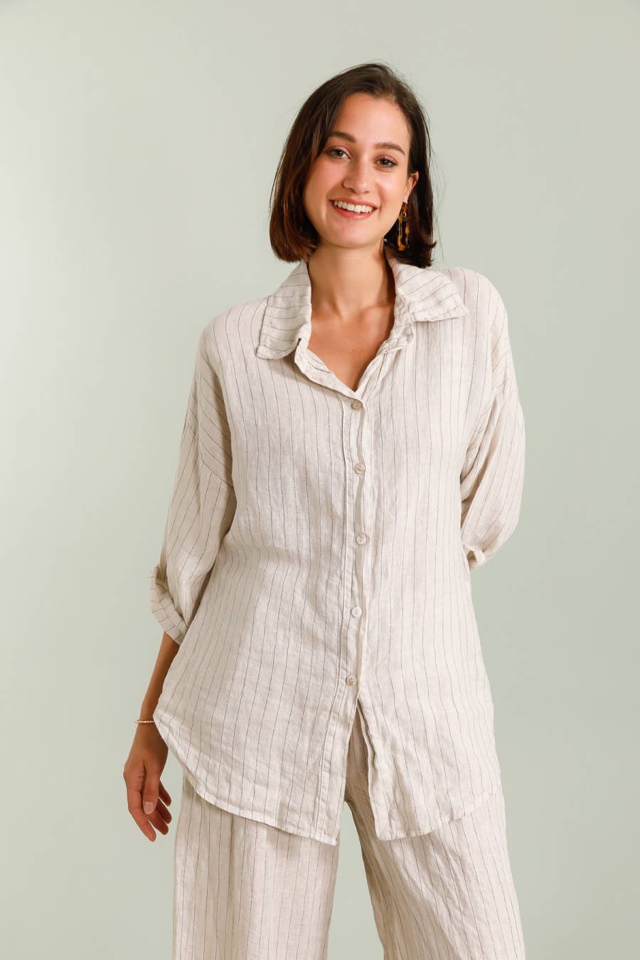 3/4 SLEEVE STRIPED LINEN SHIRT: Beige / One size