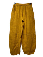 8048 LINEN TROUSERS WITH STRUCTURED PANELS: OLIVE
