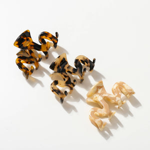 Esme | Small Wavy Claw Clip: Assorted