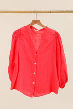 Buttoned blouse with 3/4 gathered sleeves and ruched shoulders: Beige / One size