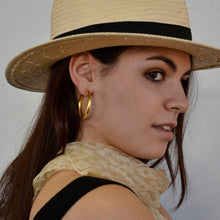 ST. TROPEZ HOOP EARRINGS: Gold