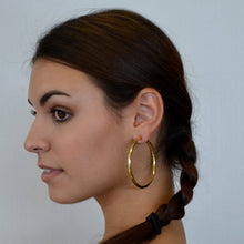 VANDOME HOOP EARRINGS: Gold