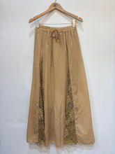Long cotton skirt with lace detail PJ2614: Camel / TAILLE STANDARD (36-42 / S-XL)