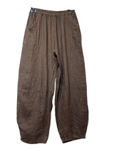 8048 LINEN TROUSERS WITH STRUCTURED PANELS: OLIVE