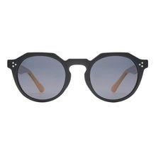 SHAY | Black | Cream | Smokey Lens