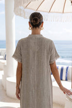 Knee-Length Pleated Dress with a Slit: Black / One Size