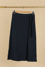 LONG WRAP SKIRT WITH ELASTIC WAIST AND KNOT 100% LI: Camel / One size