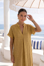 Knee-Length Pleated Dress with a Slit: Black / One Size