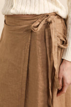 LONG WRAP SKIRT WITH ELASTIC WAIST AND KNOT 100% LI: Camel / One size