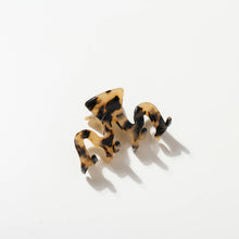 Esme | Small Wavy Claw Clip: Assorted