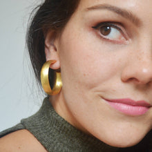 KALINE HOOP EARRINGS: Gold