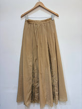 Long cotton skirt with lace detail PJ2614: Camel / TAILLE STANDARD (36-42 / S-XL)