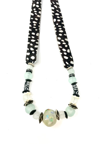 Eclectic Clear | Black & White